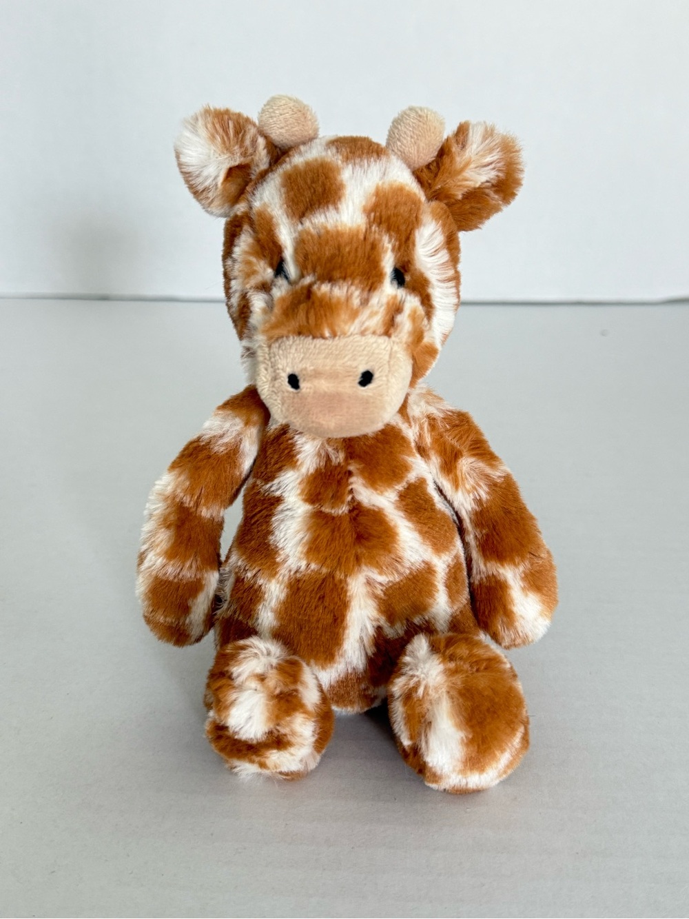 Jellycat Jelly Cat London Authentic Bashful Giraffe Small Plush Toy EUC